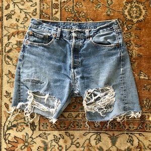 Levi’s renewal distressed high rise Bermuda short